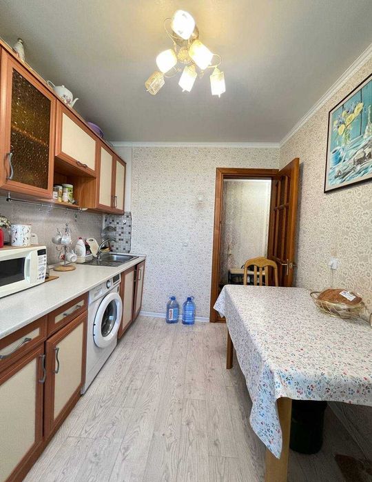 Продам 3 комнатную на 101