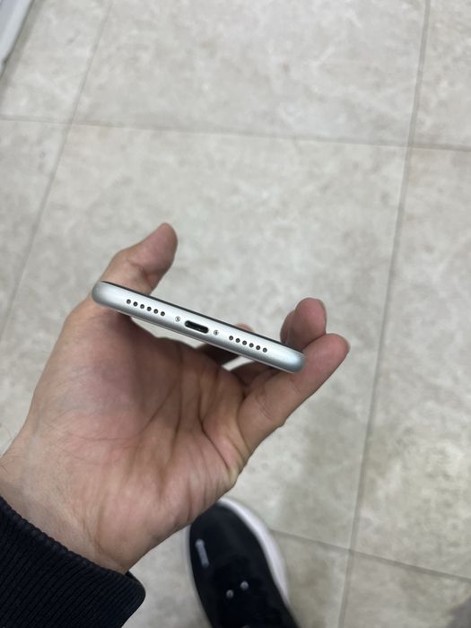 iPhone 11 128GB White Sotiladi