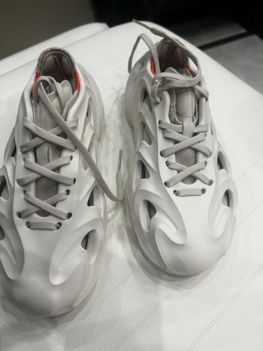 Adidas обувки чисто нови