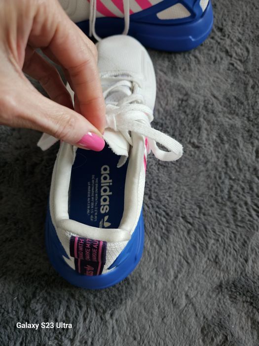 Дамски маратонки Adidas бели синьо и розово