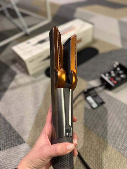 Aparat de indreptat parul Dyson HT01 Airstrait™ (Nichel/Cupru), ca nou