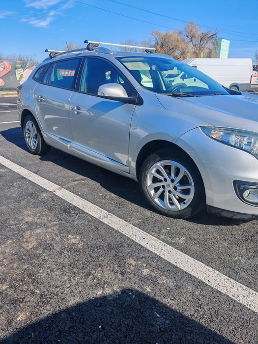 Vând Renault Megane 3,dau schimb cu ceva 4x4