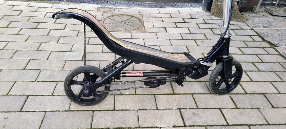 Vând trotineta Space Scooter