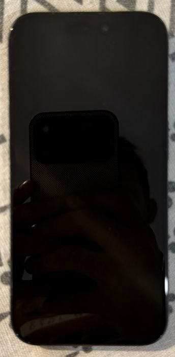 Продаю iPhone 15pro, 80% заряда, не гонит, не тормозит