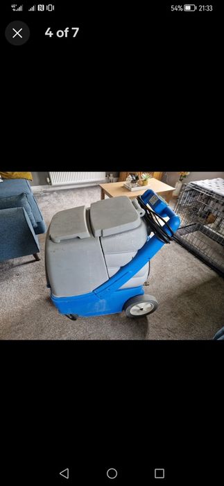 Професионална екстракторна машина за пране на килими и мека мебел