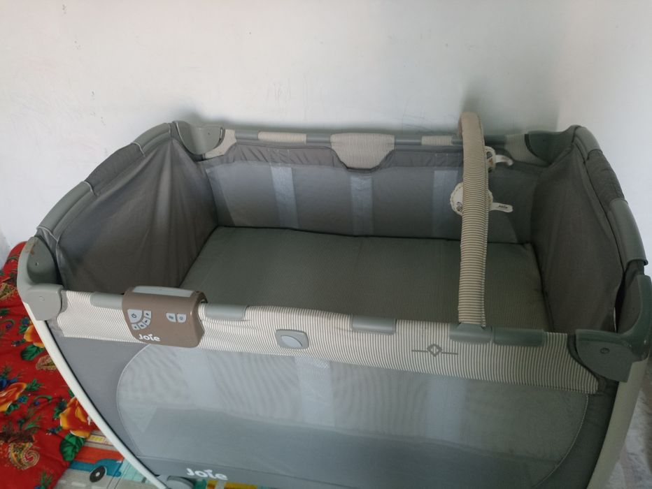 Манеж кровать Joie