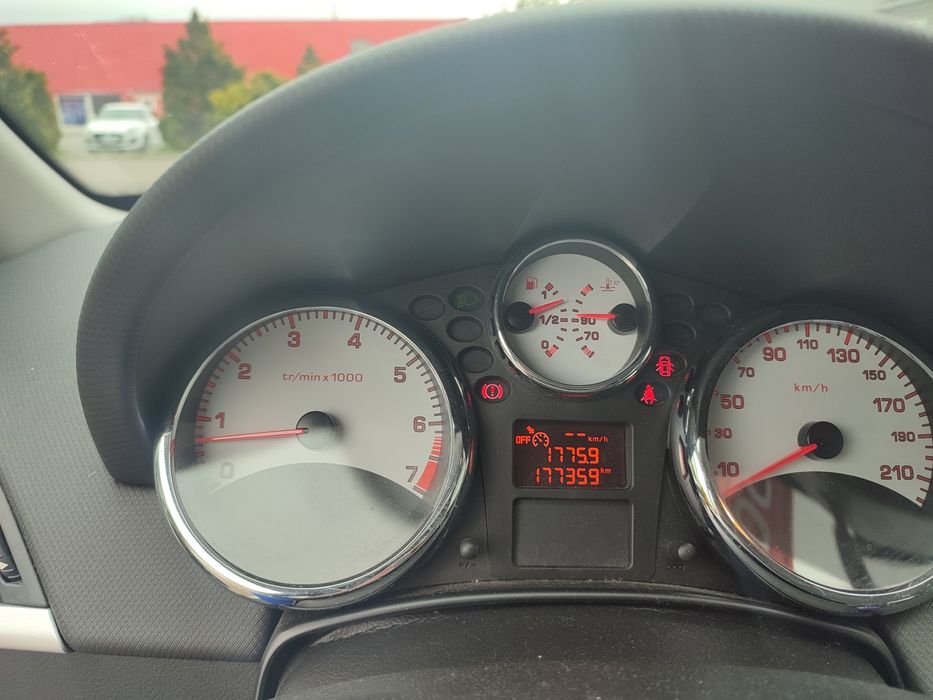 Peugeot 207 1,4 benzina Rar Efectuat
