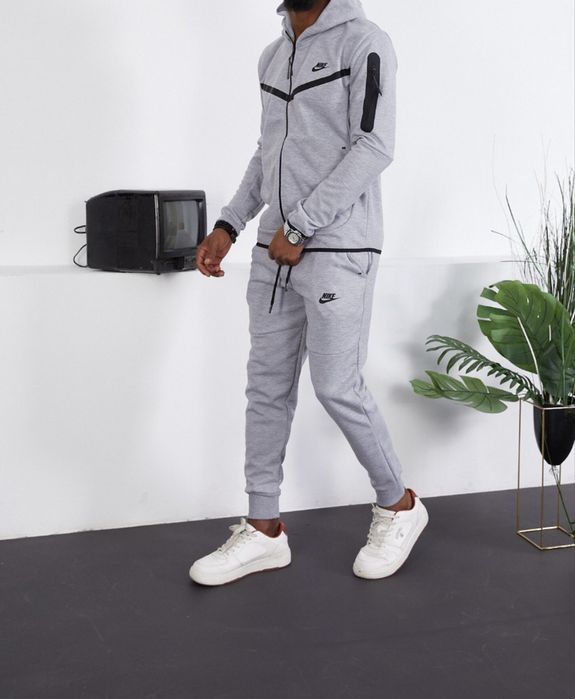 Nike Tech Fleece 2026 + подарък
