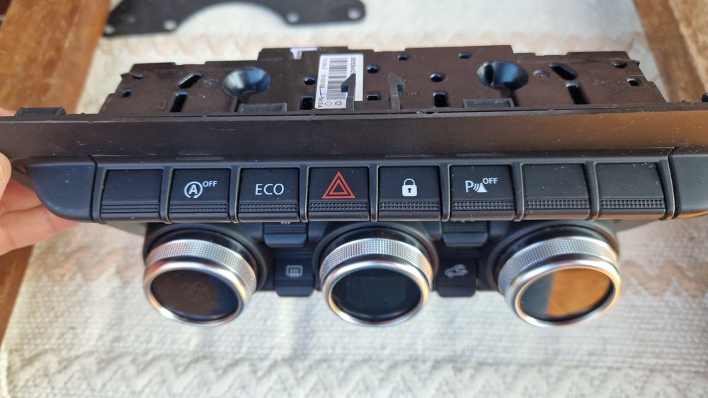 Panou comanda clima duster3