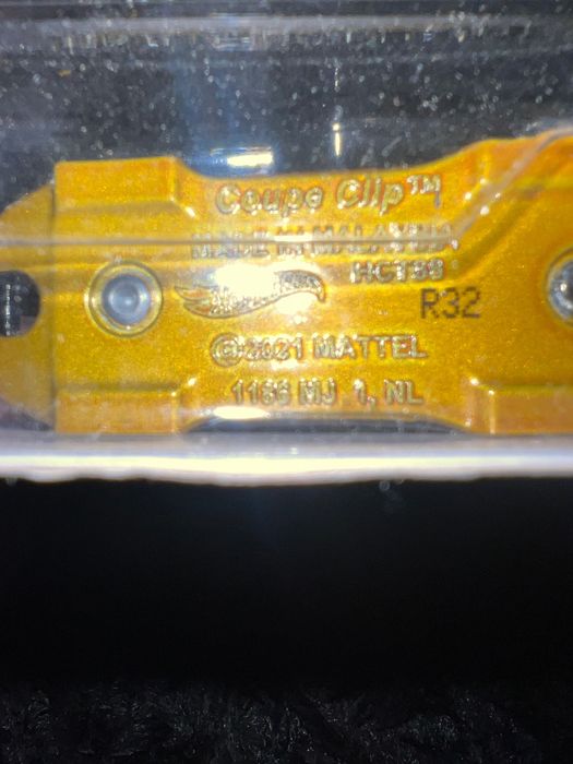 Hot wheels брелок