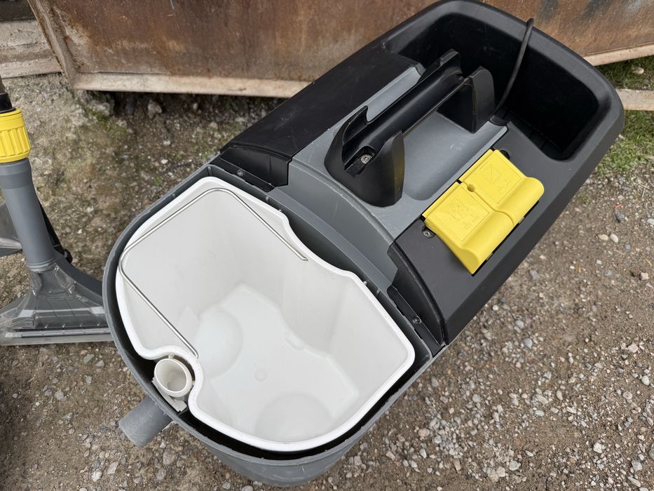 * Karcher Puzzi 10/1 пылесос для химчистки почти новый 2024 года!