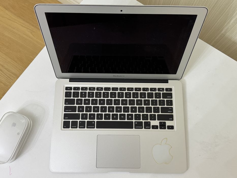 MacBook Air продается вместе с мышкой