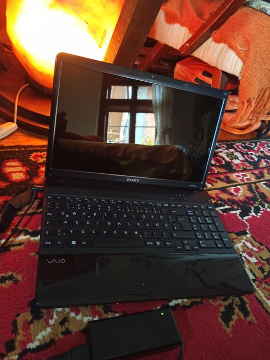 Laptop   Intel I3, 8GB RAM, SSD 125GB, HDD 500GB