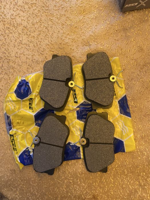 Колодки задние и подшипник на мерс 124