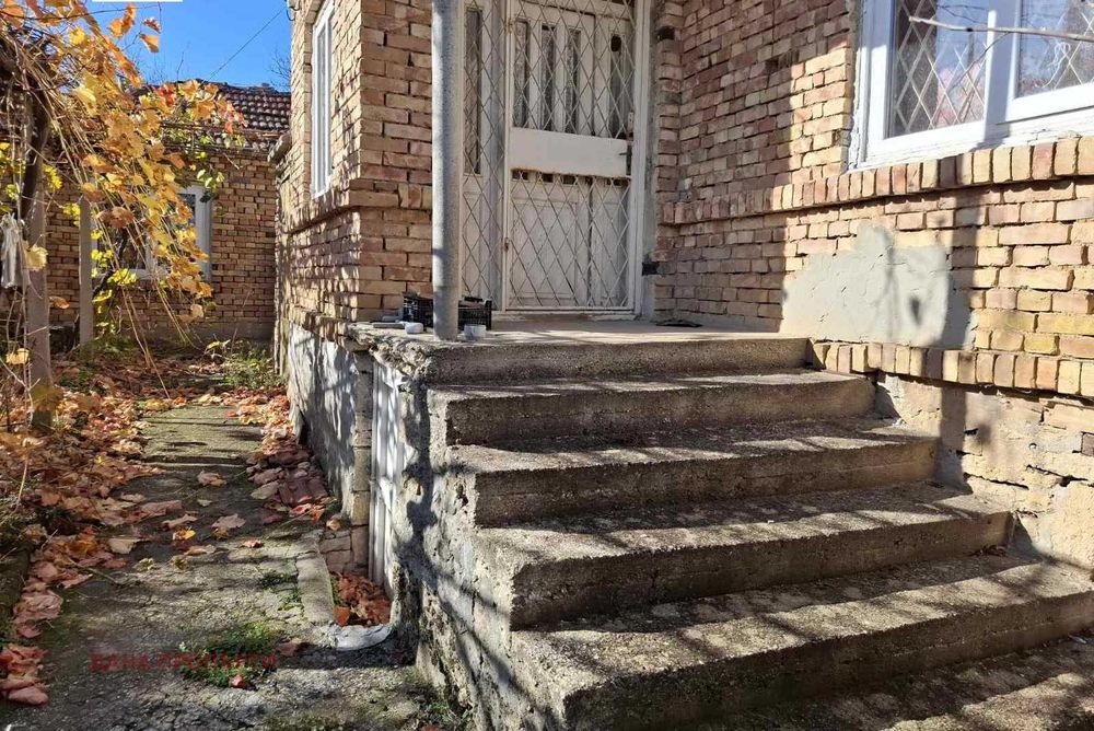 Продава се Къща в с. Николаевка, Област Варна - 165 кв.м за 376 €/кв.м - Снимка #1