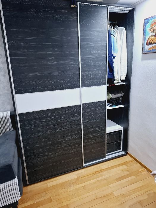 Vând dulap haine făcut pe comanda