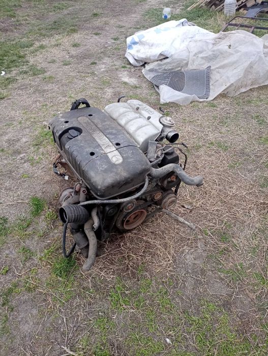 Двигател Мерцедес 2.2 CDI 125 к.с OM611  и ръчна скоростна кутия.