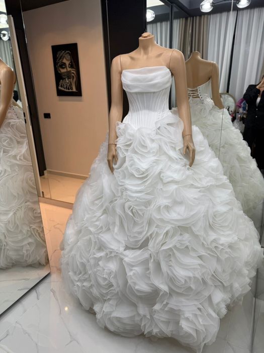 Rochie de mireasa Aryanna karen