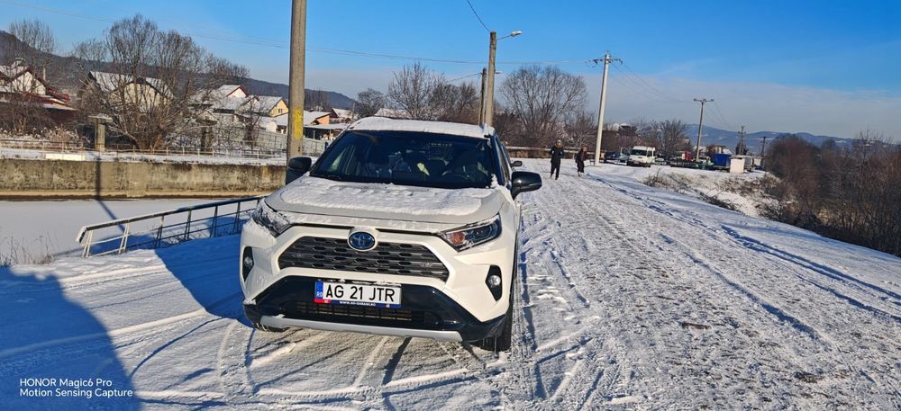 Vând Toyota rav4 hibrid 2024