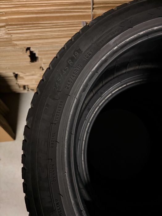 Michelin Cross Climate 2 / 245/45/R19 балонни узи
