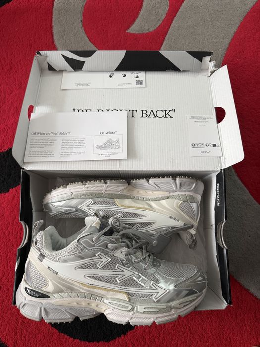 Off-White “Be Right Back”