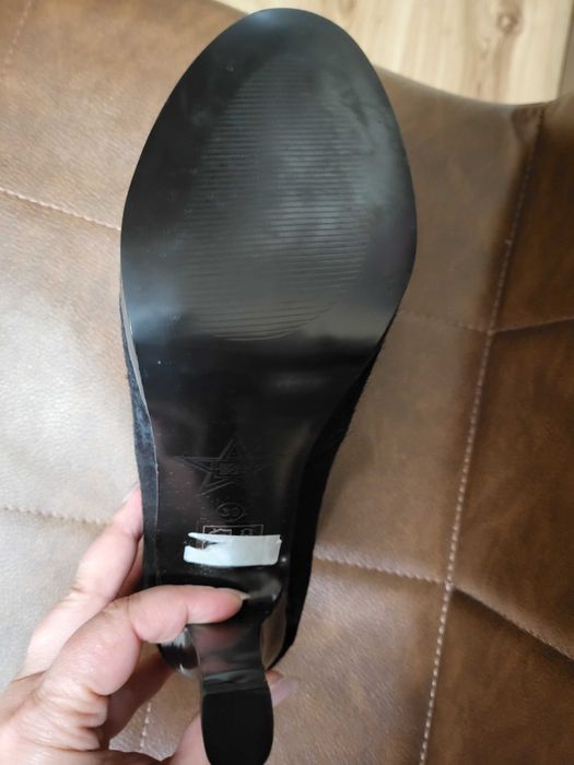 Обувки,черен велур,10 см. ток