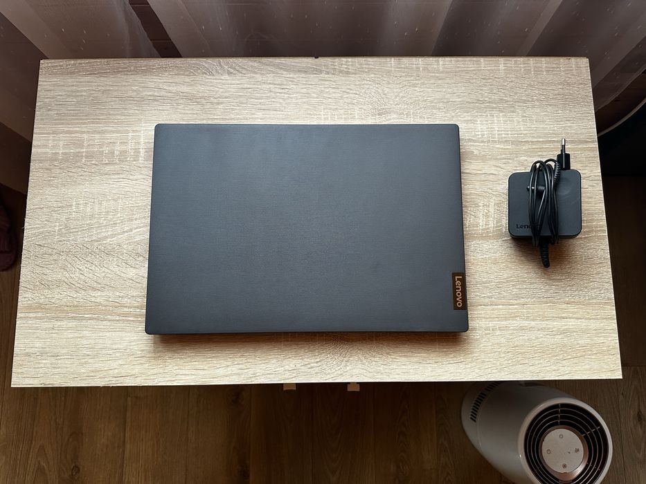 Laptop Lenovo V15-IIL Intel core I5-1035G1,NEGOCIABIL!!