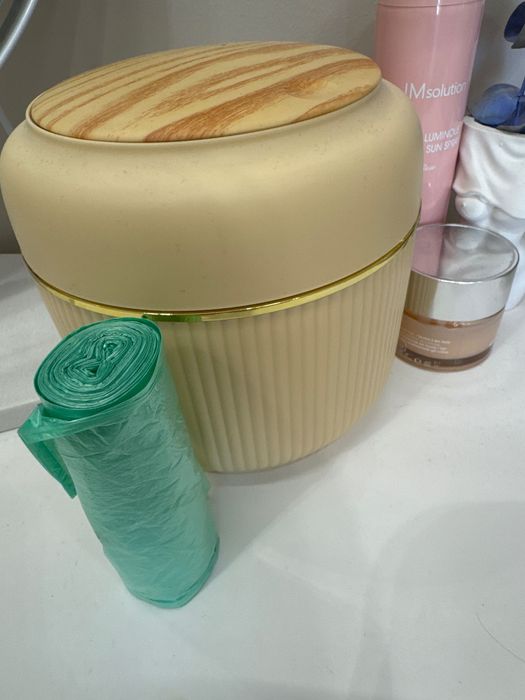 Настольное эстетичное  мусорное ведро