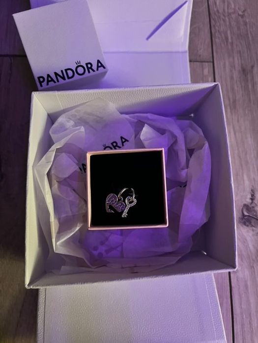 Пръстен и талисман на Пандора