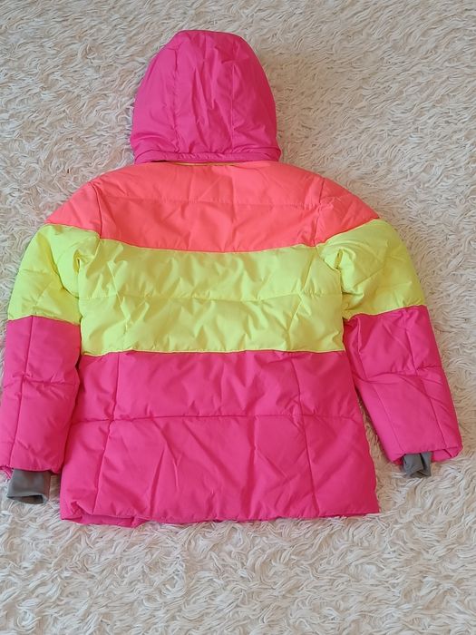 Зимняя куртка на девочку.