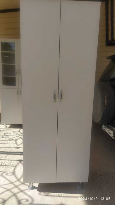 Продаются шкафы и тубмы