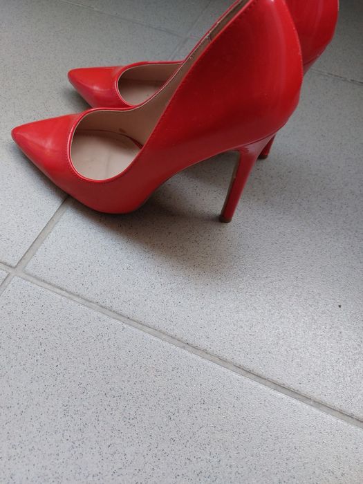 Pantofi roșii marimea 38