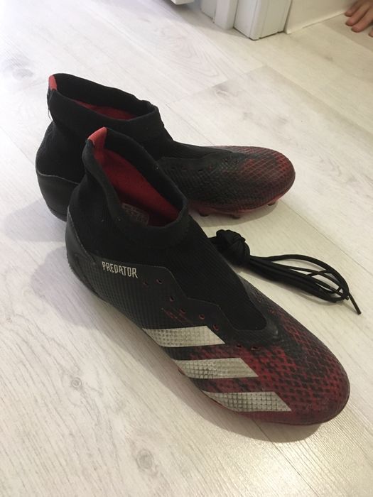 Футбольные бутсы (шипы) Adidas Predator