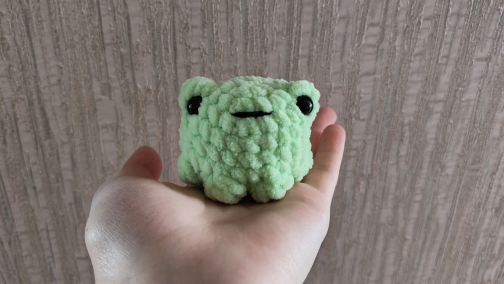 Лягушка вязанная