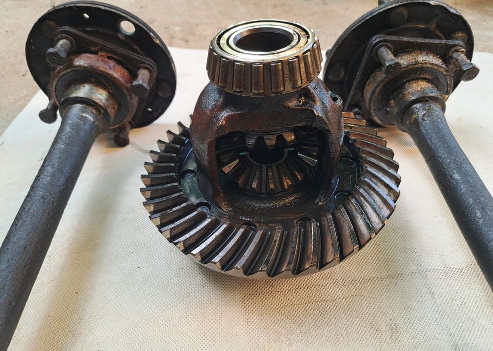 Диференциал и полуоски за " Волга ГАЗ-24"