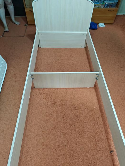 Кровать, матрас и наматрасник