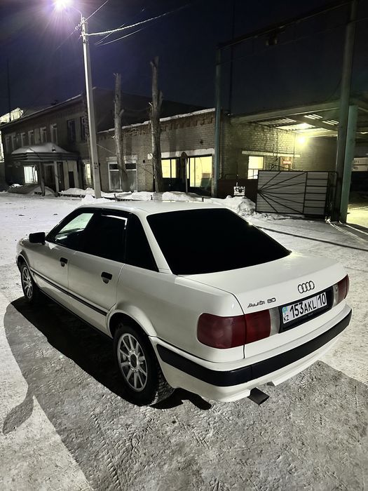 Audi 80 B4.