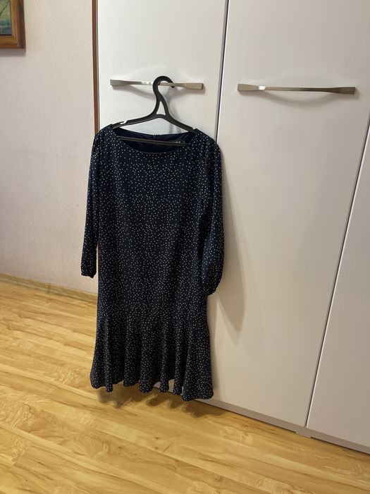 Одежда практически неношенная  отдам бепсплатно