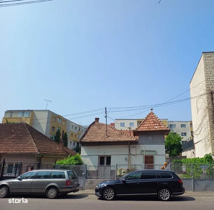 Casa, 150mp, cu spatii de depozitare si parcari, zona Marasti