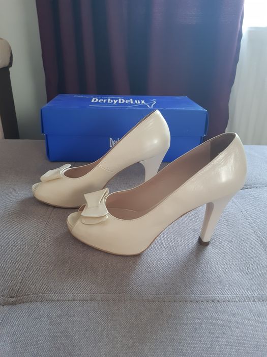 Pantofi crem din piele 35 / 36