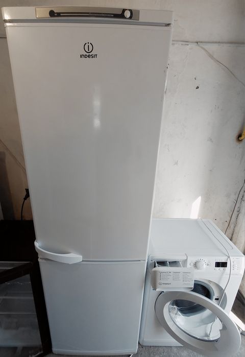 Продам 2х камерный холодильник