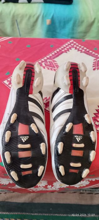 Бутонки бели адидас