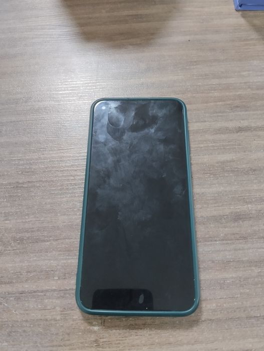 Самсунг А11 сотовый телефон