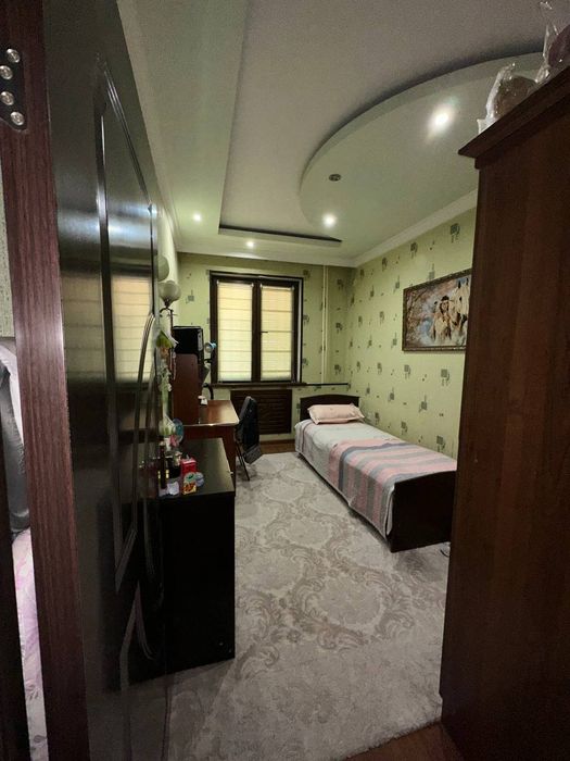 Продаётся квартира на перевом этаже в Чиланзарском районе