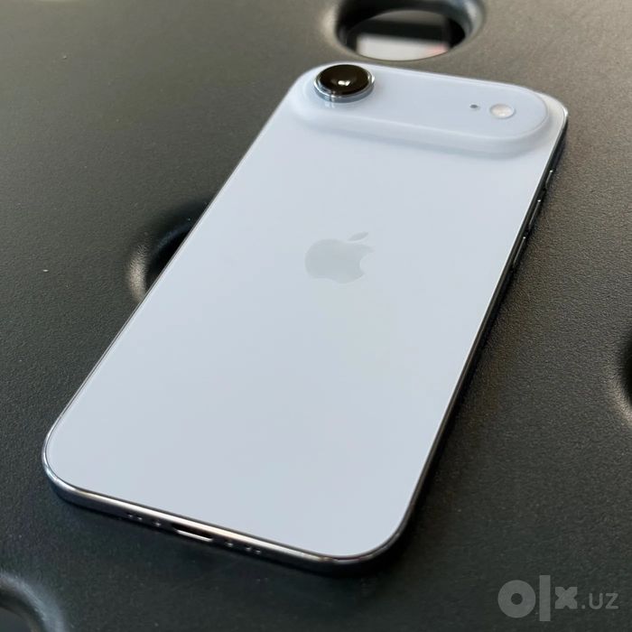 iPhone Air 256 ГБ белый, как новый, аккумулятор 99%