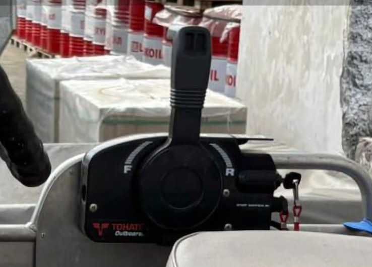 Tohatsu 9.9 с рычагом газа  / Срочная продажа