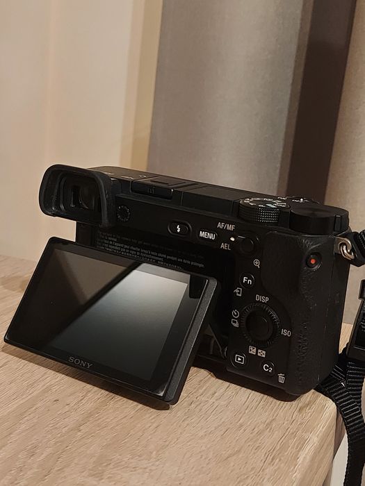 Фотоапарат Sony A6300 + Sigma 16mm 1.4 и 56mm 1.4