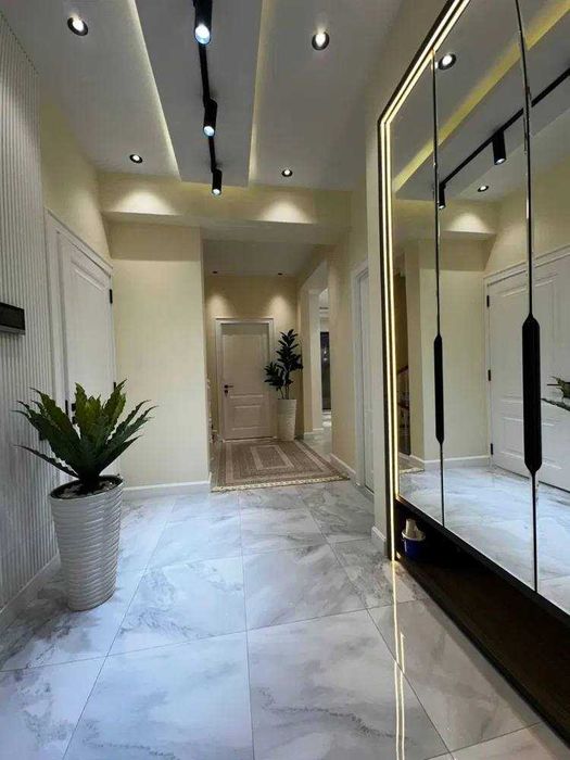 Cдам Шикарный Евродом в Центре на улице Ивлева, Гостиница Россия.