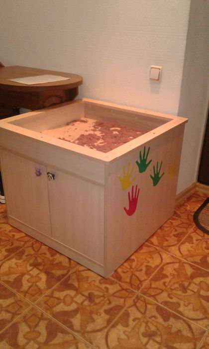Продам детскую песочницу с полками б/у