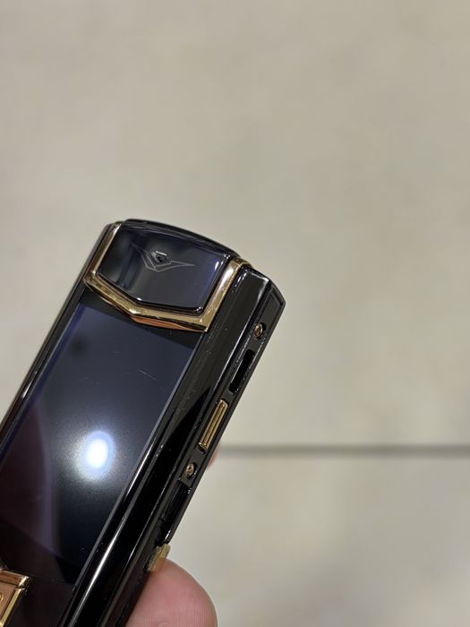 Vertu Signature V